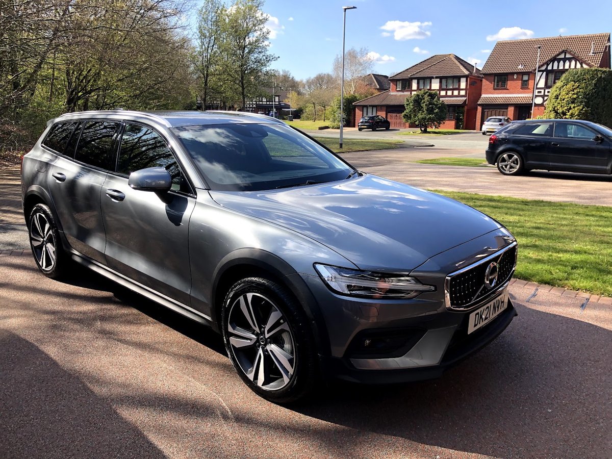 2021 Volvo V60 Cross Country